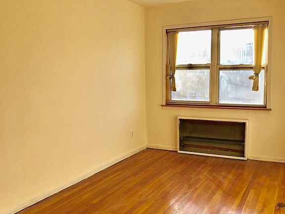 5th image of 6123 219th St