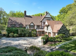 78 Khakum Wood Rd, Greenwich, CT 06831