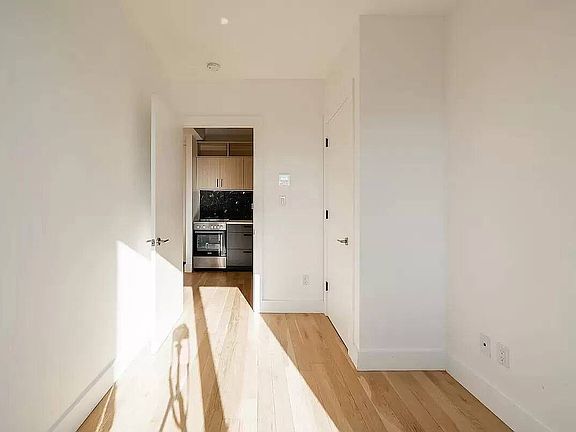 4th image of 200 Linden Blvd #4D