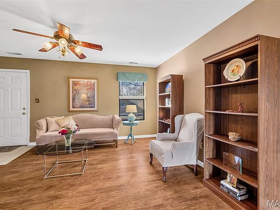 4th image of 1057 Hidden Ridge Trl