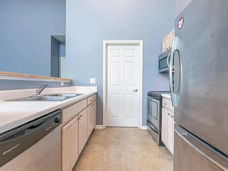 6063 Craughwell Ln — Photo 10