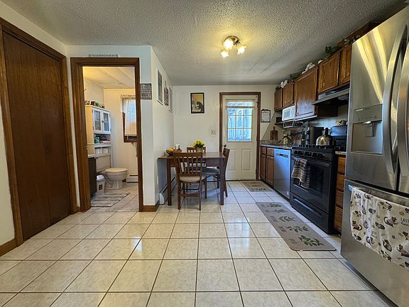 4th image of 27 Heard St Unit 27