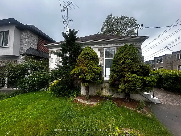6 Hiawatha Pkwy #UPPER LEVEL — Photo 1