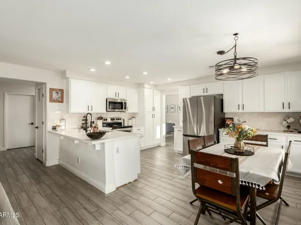 1883 E TREMAINE Avenue, Gilbert, AZ 85234