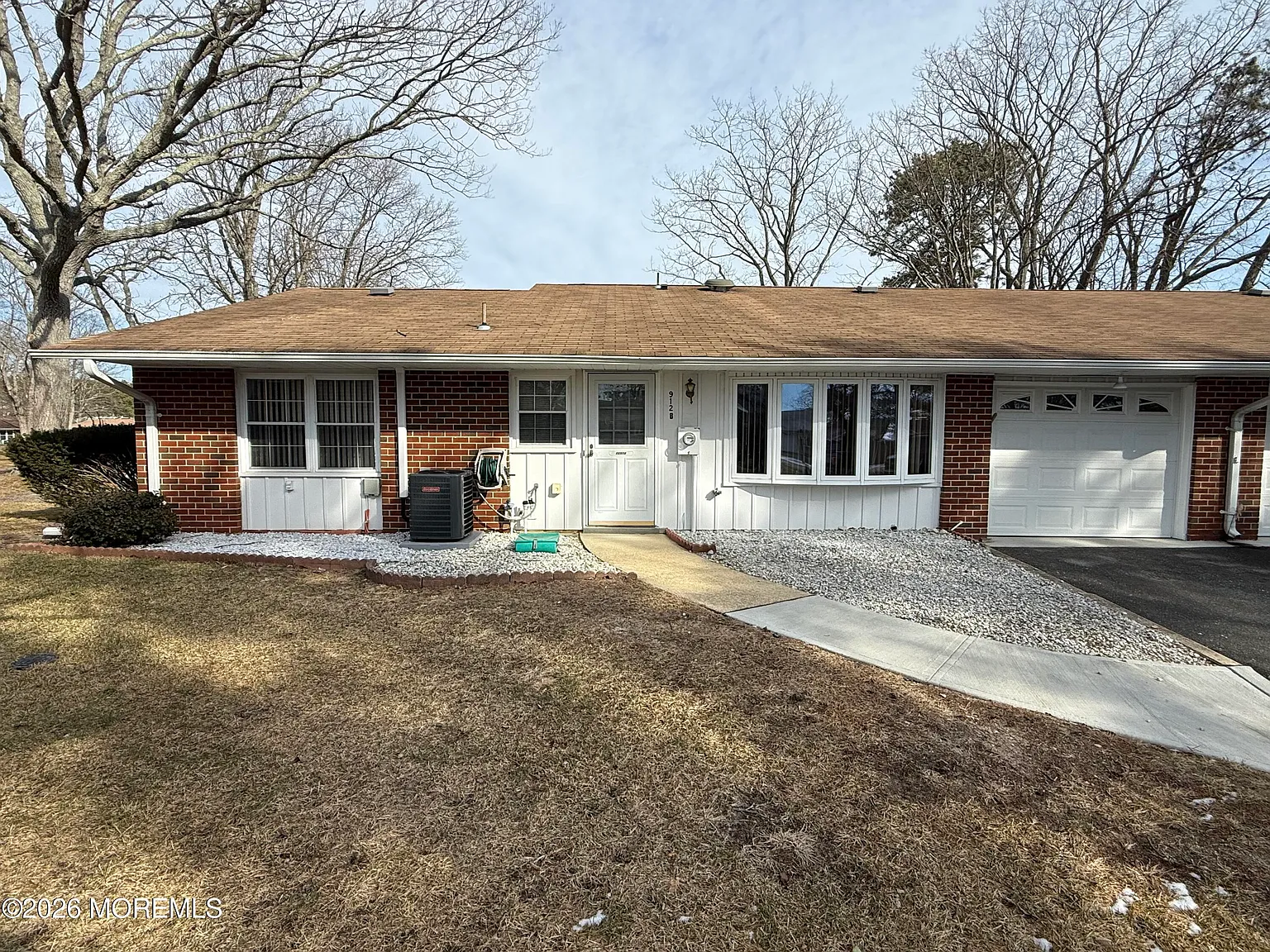 912B Dumbarton Drive photo 1
