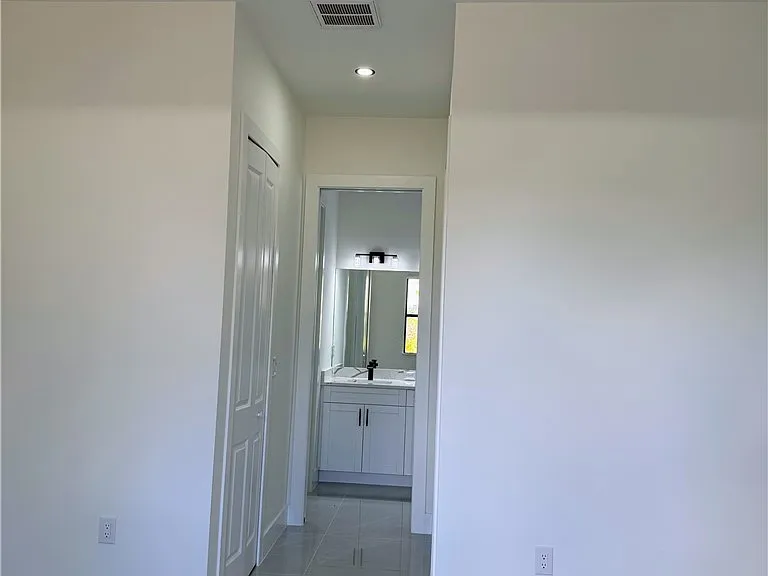 459 Lockport Ave S — Photo 7