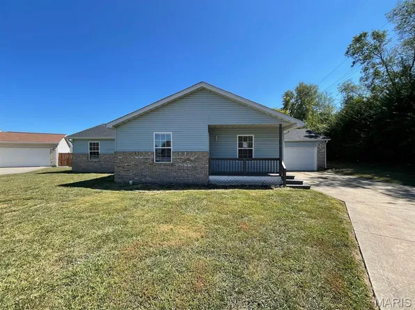 12 Lynnwood Ct, Belleville, IL 62226
