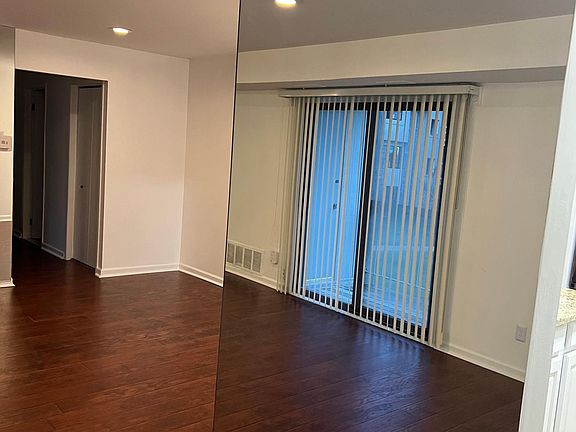 4th image of 30515 W Fourteen Mile Rd APT 34