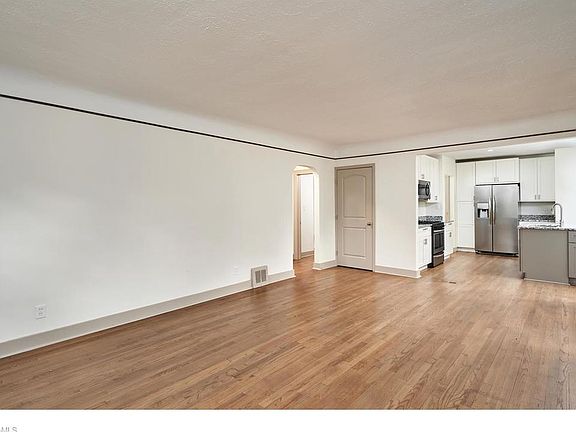 4th image of 6421 Dora Blvd