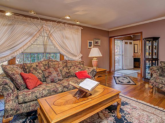 Entry way into living room