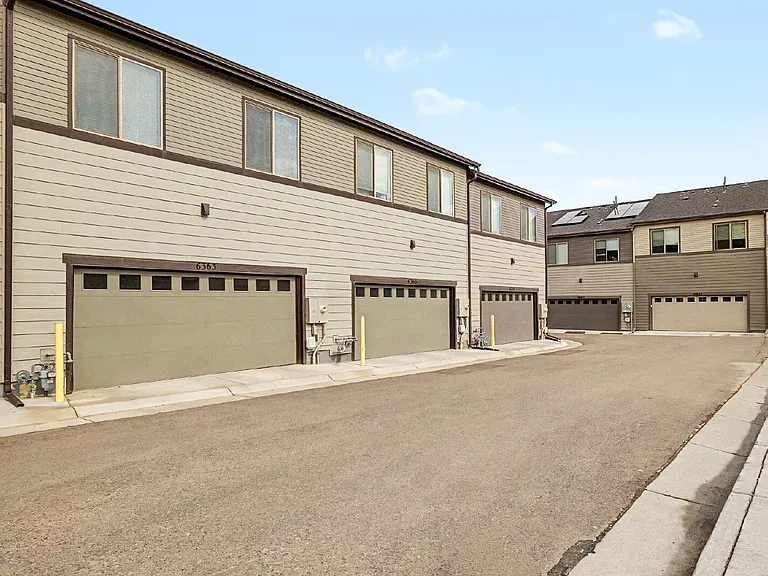 6363 Nelson St — Photo 71