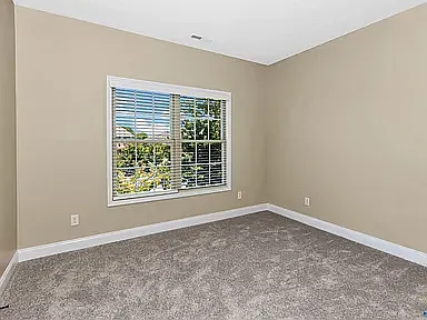 115 Woodmere Ct — Photo 24