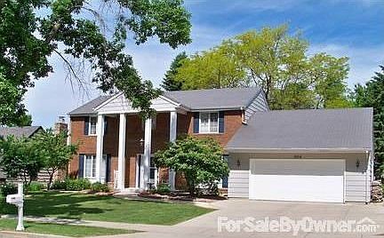 Stunning 2 Story Colonial
						:
						Wonderful home on a quiet, single block street with very little traffic.