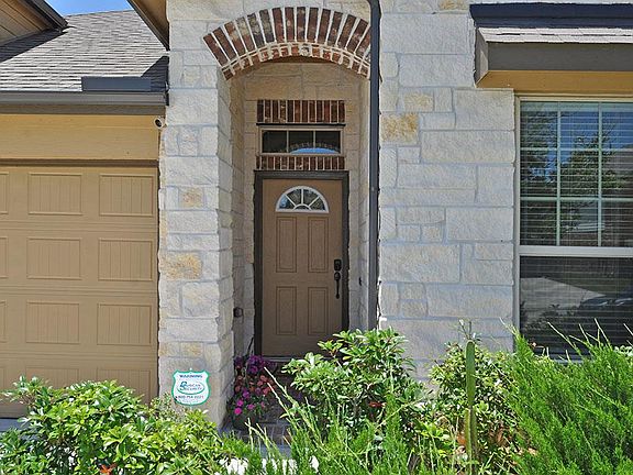 3rd image of 214 Morgan Isle Ln