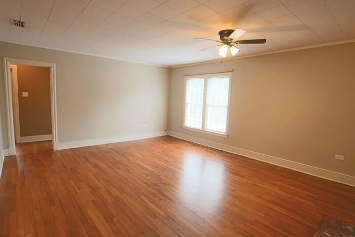 2 bed, 1.0 bath, 1170 sqft, $1,275 — Photo 2