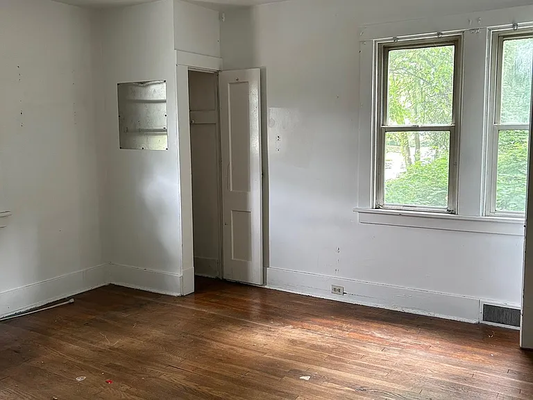 5260 Forbes Ave — Photo 7