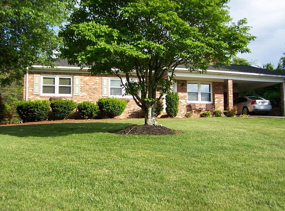 2nd image of 134 Whippoorwill Ln