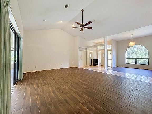 5th image of 4 BALSAM COURT W