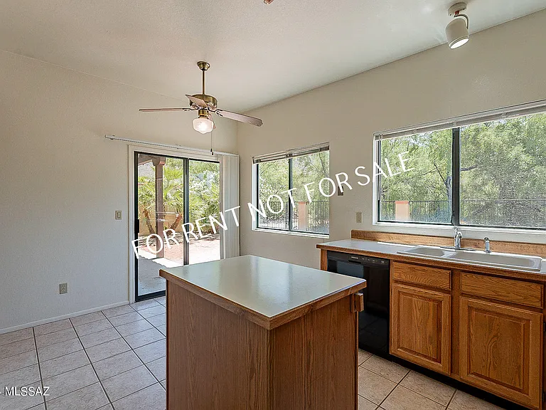 936 E Camino Diestro — Photo 22