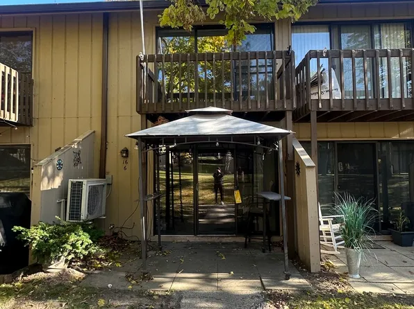 16 Saint Thomas Colony APT 6, Fox Lake, IL 60020