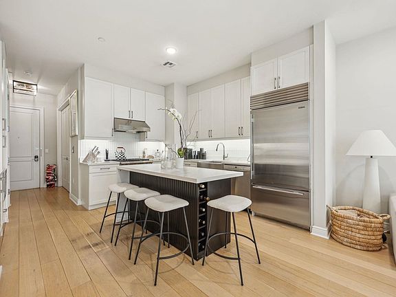 4th image of 3 Somerset Ln Unit 316