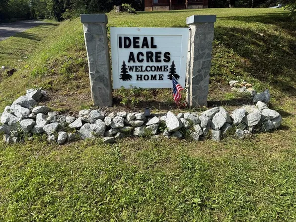 33 Ideal Acres Rd, Otto, NC 28763
