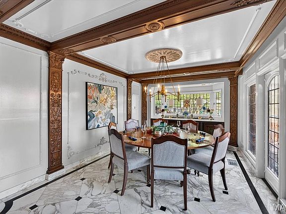 11th image of 10 Vouga Ln