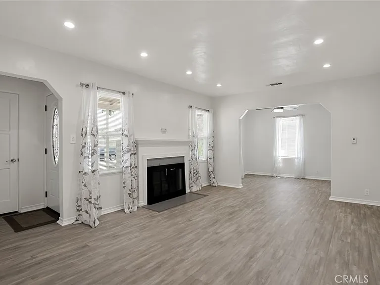 1527 N Avon St — Photo 5