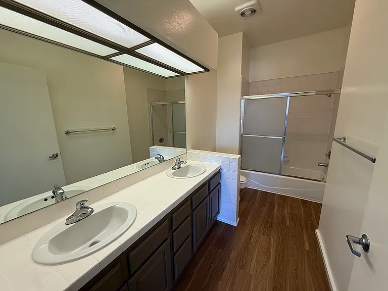 3400 Pacific Ave #201 — Photo 14