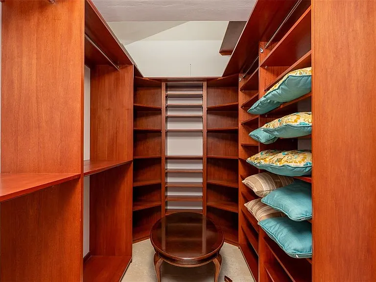 254 Sabanera — Photo 18