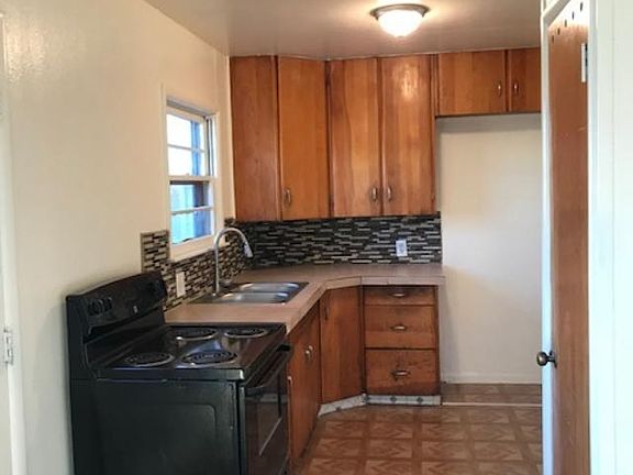 3rd image of 533 NW Avenue H