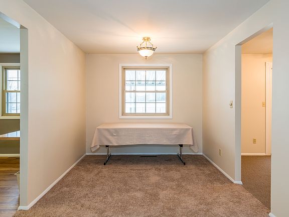 5th image of 58 Mountair Dr