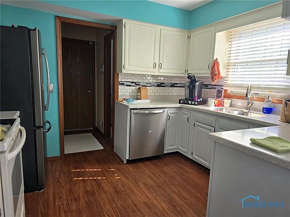 5th image of 1242 Eastmeadow Dr