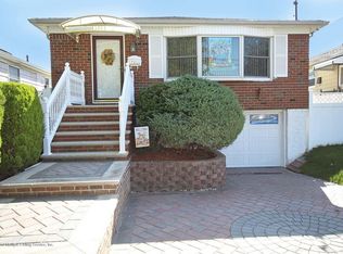 175 Willow Rd E, Staten Island, NY 10314