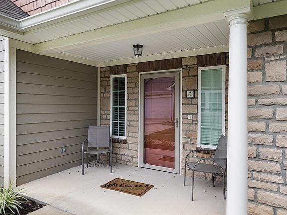 3rd image of 199 Harvest Ln