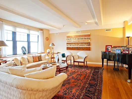 Sold by Sotheby's International Realty | media 25