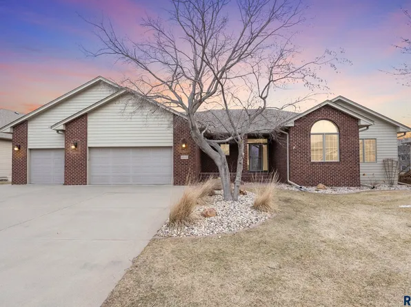 6312 S Limerick Cir, Sioux Falls, SD 57108