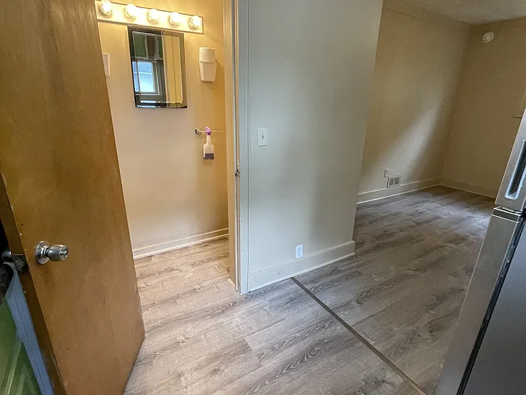412 W Saginaw St #2 — Photo 4