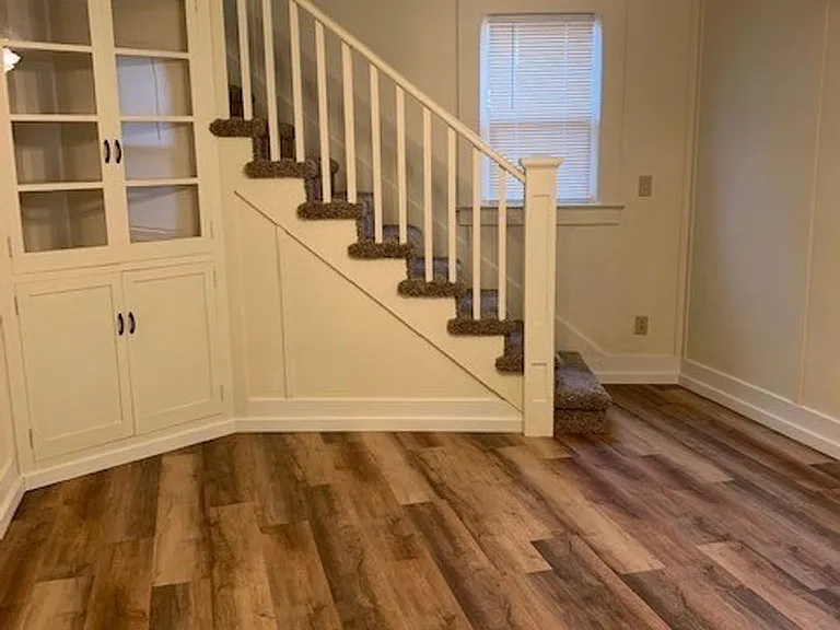 322 SW K St — Photo 3