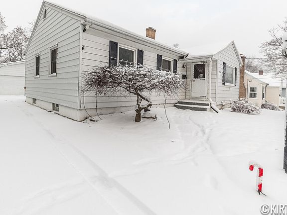 3rd image of 2249 Collingwood Ave SW