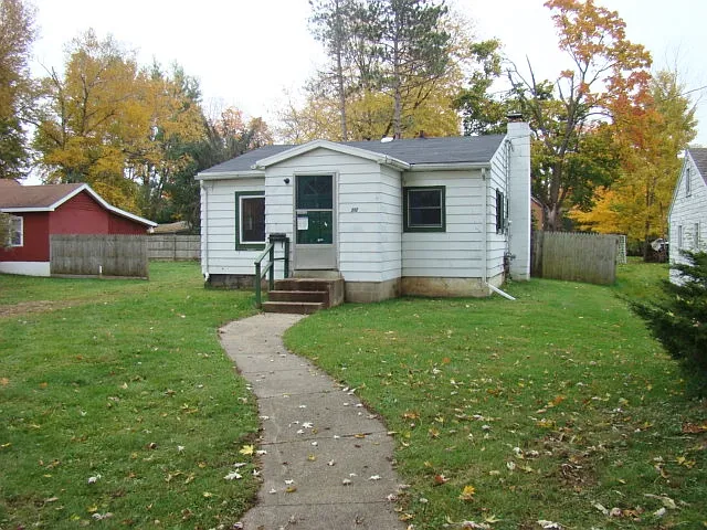 212 E Walnut St photo 1