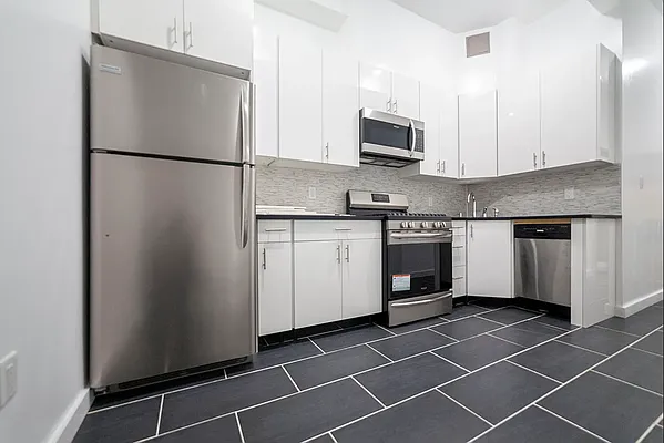 Rented by ERNY LLC | media 12