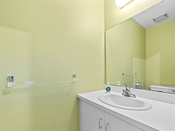 2nd image of 9 Drewes Ct