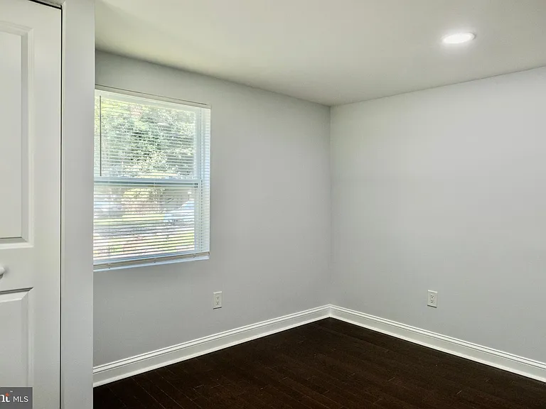 48540 Mattapany Rd — Photo 10