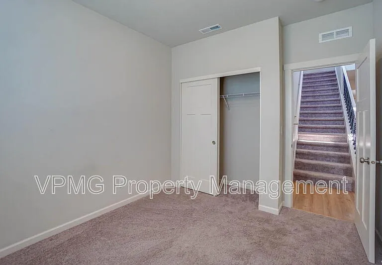 6301 N 89th Ave — Photo 10