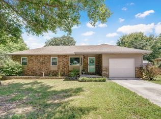 1300 S 18th Ave, Ozark, MO 65721