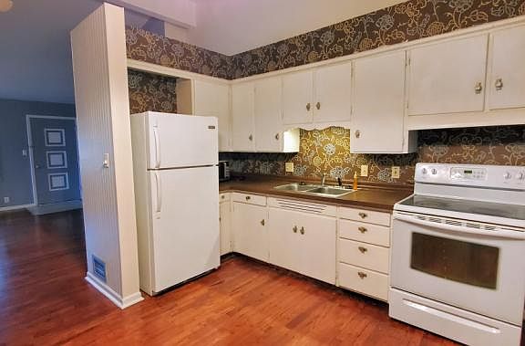 4th image of 211 Juniper Dr