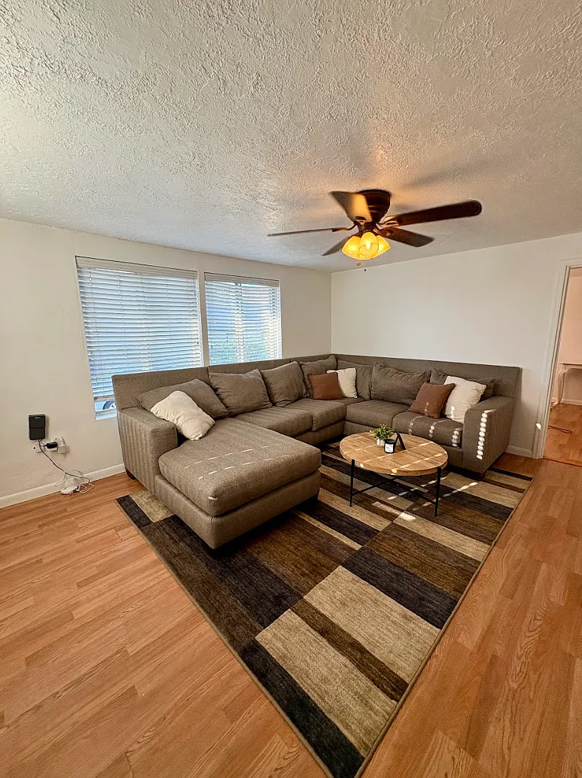 3 bed, 1304 sqft, $1,500 — Photo 2