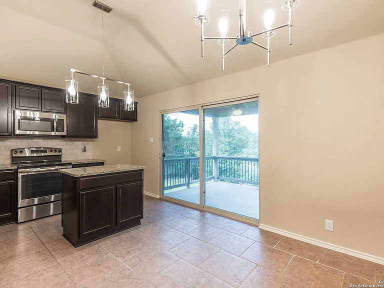 20207 Ashford Vis — Photo 7