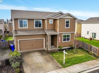 866 N Valley Dr, Molalla, OR 97038